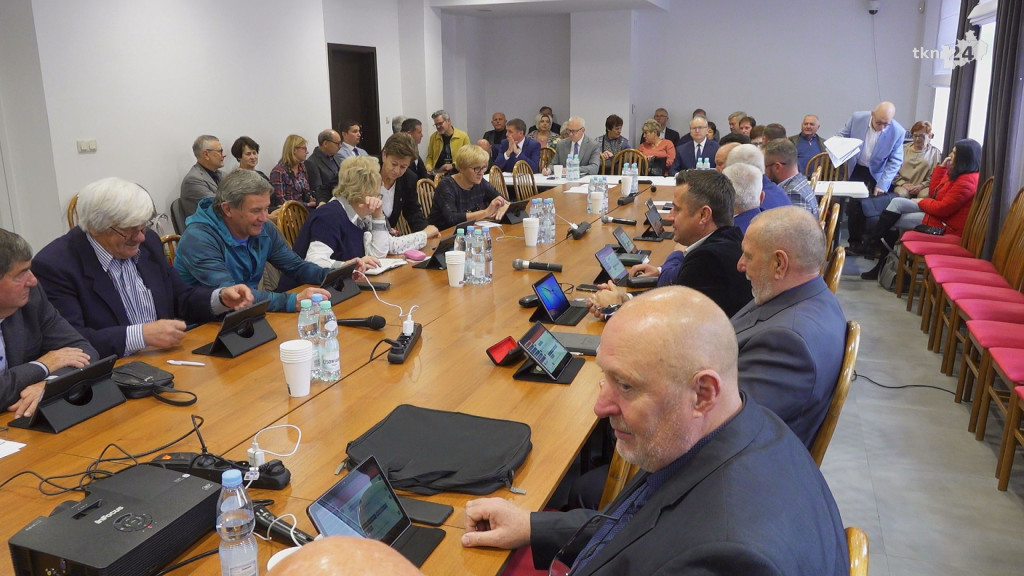O Sielpi i powiatowych drogach na sesji Rady Miejskiej w Końskich [zdjęcia]