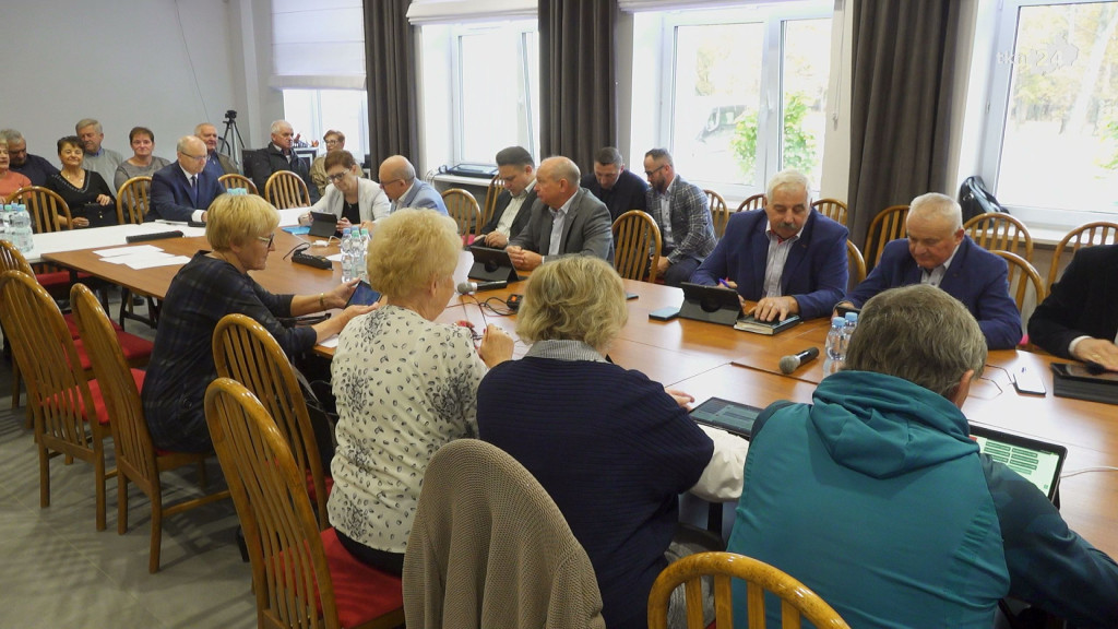 O Sielpi i powiatowych drogach na sesji Rady Miejskiej w Końskich [zdjęcia]