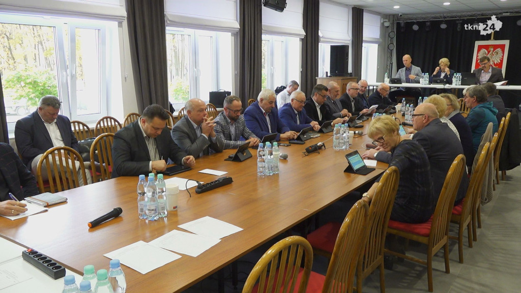 O Sielpi i powiatowych drogach na sesji Rady Miejskiej w Końskich [zdjęcia]