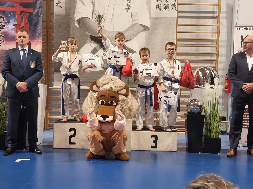 Znakomity występ koneckich karateków na Katowice Cup [zdjęcia]