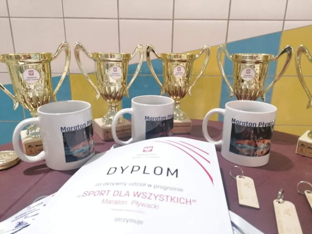 Wielkie pływanie w Czarnieckiej Górze. Za nami maraton! [wideo, zdjęcia]