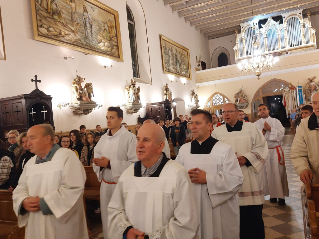 Szczątki bł. Carlo Acutisa pielgrzymują po Polsce. Niedawno były w Końskich [zdjęcia]