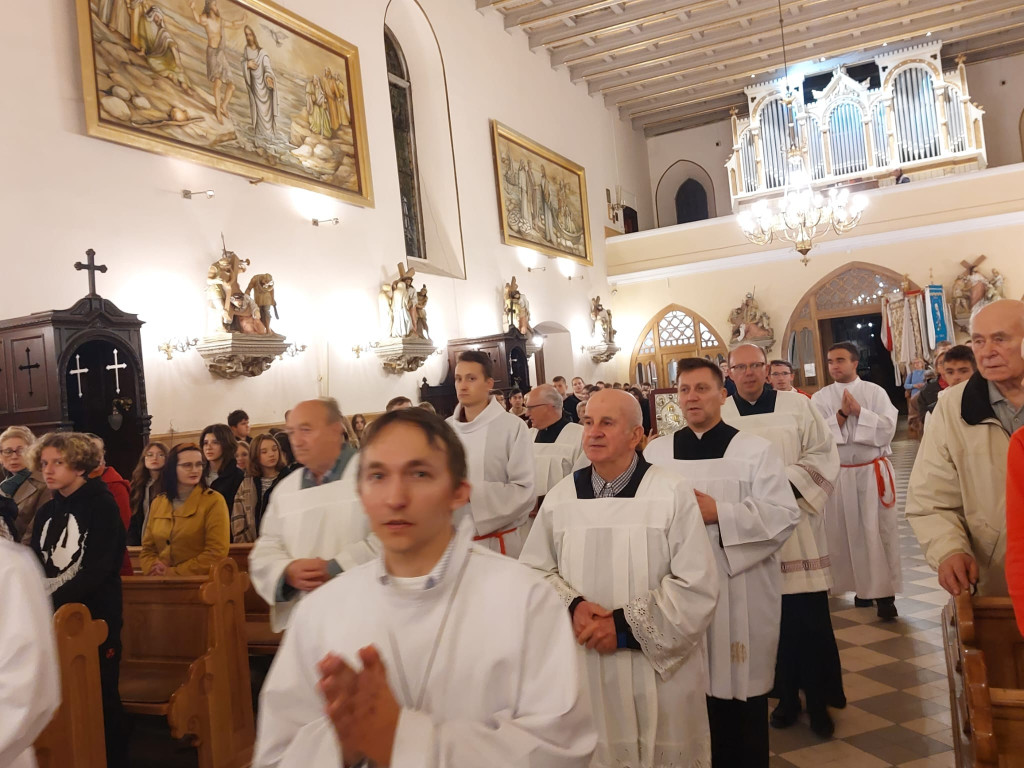 Szczątki bł. Carlo Acutisa pielgrzymują po Polsce. Niedawno były w Końskich [zdjęcia]