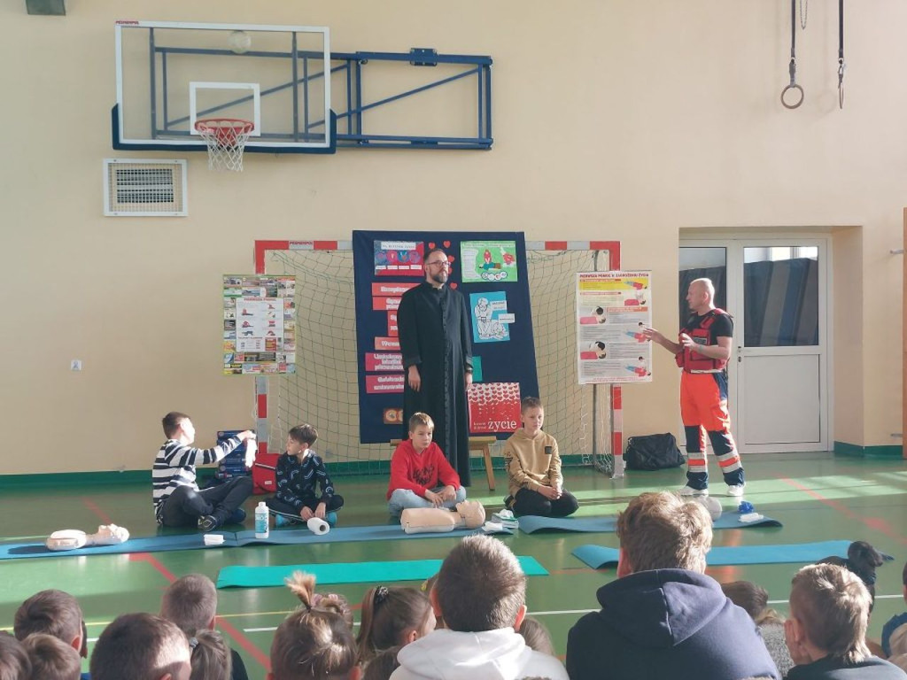 Rozpoczął się cykl szkoleń dla dzieci z okazji Światowego Dnia Przywracania Czynności Serca [zdjęcia]