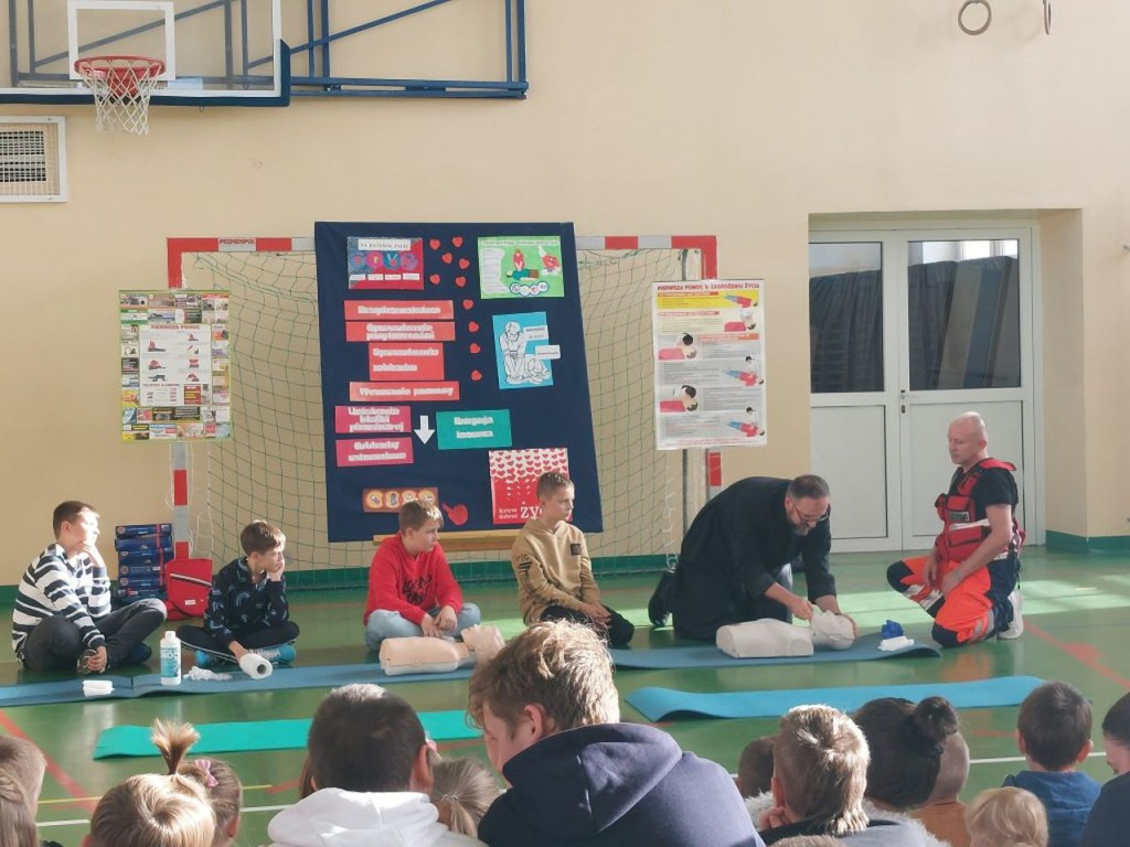 Rozpoczął się cykl szkoleń dla dzieci z okazji Światowego Dnia Przywracania Czynności Serca [zdjęcia]