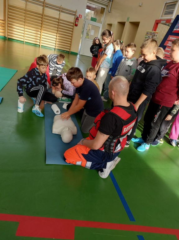 Rozpoczął się cykl szkoleń dla dzieci z okazji Światowego Dnia Przywracania Czynności Serca [zdjęcia]