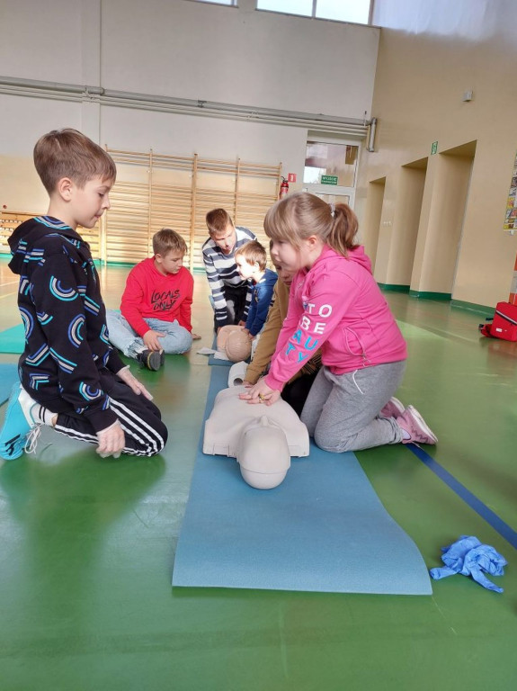 Rozpoczął się cykl szkoleń dla dzieci z okazji Światowego Dnia Przywracania Czynności Serca [zdjęcia]
