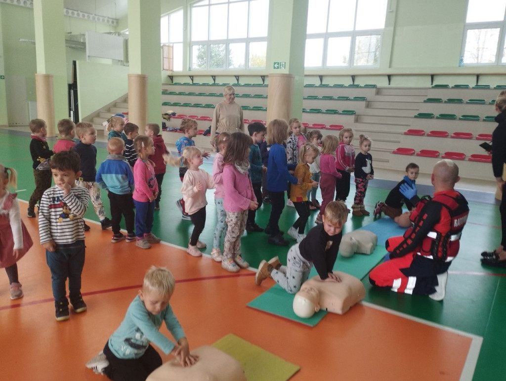 Rozpoczął się cykl szkoleń dla dzieci z okazji Światowego Dnia Przywracania Czynności Serca [zdjęcia]