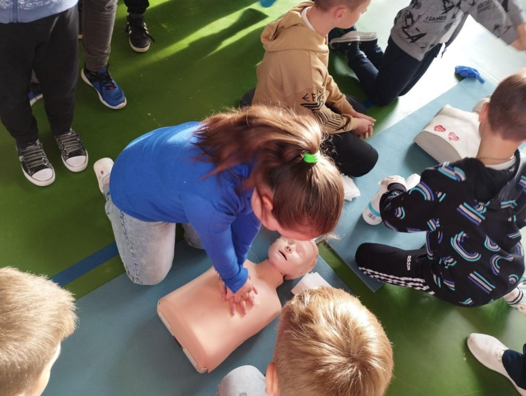 Rozpoczął się cykl szkoleń dla dzieci z okazji Światowego Dnia Przywracania Czynności Serca [zdjęcia]