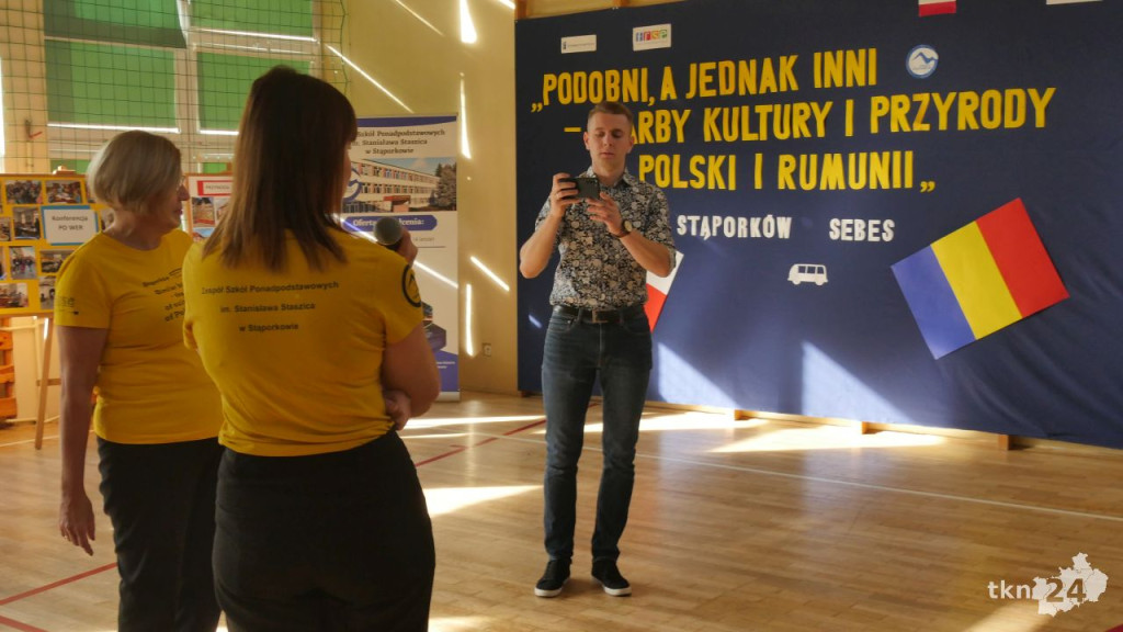 Stąporkowscy uczniowie podsumowali rumuńską przygodę! [wideo, zdjęcia]