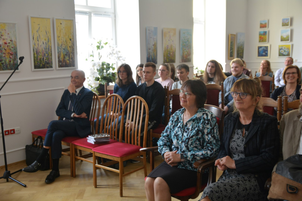 Biblioteka Publiczna w Końskich wznowiła seminaria dla bibliotekarzy [zdjęcia]