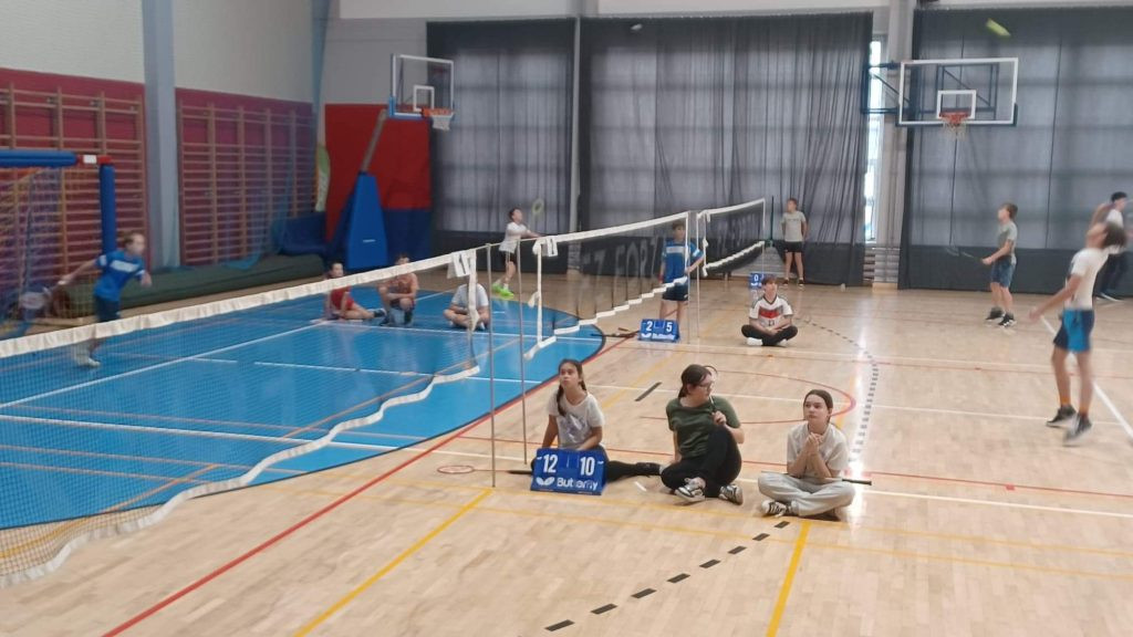 Sukces Miedzierzy w I etapie Świętokrzyskiej Ligi Badmintona w Zagnańsku [zdjęcia]