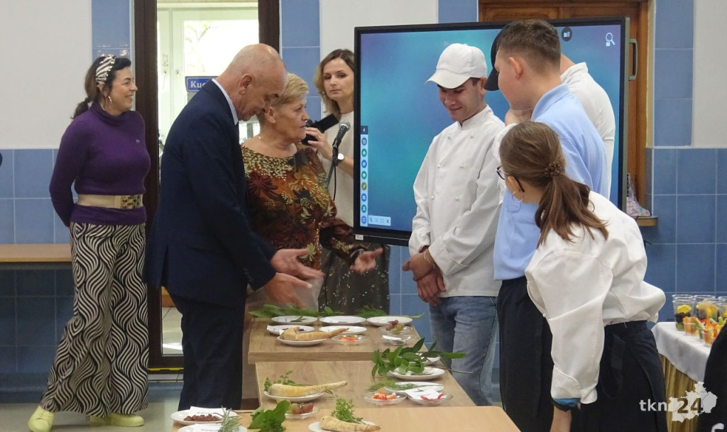 Jesienne menu w wykonaniu uczniów szkoły w Baryczy [wideo, zdjęcia]