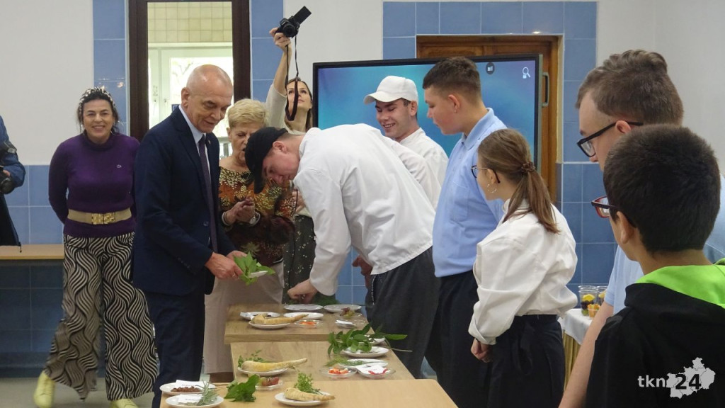 Jesienne menu w wykonaniu uczniów szkoły w Baryczy [wideo, zdjęcia]