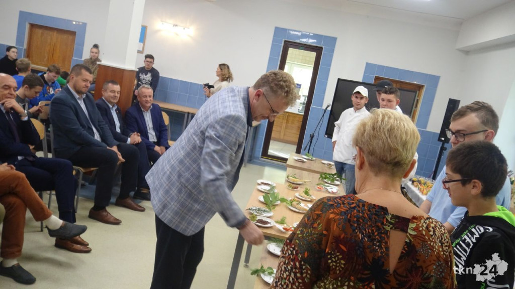 Jesienne menu w wykonaniu uczniów szkoły w Baryczy [wideo, zdjęcia]