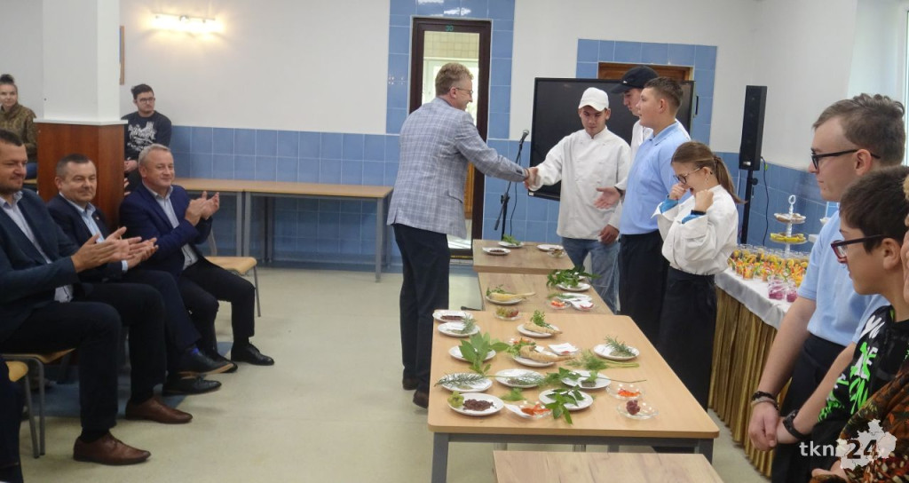 Jesienne menu w wykonaniu uczniów szkoły w Baryczy [wideo, zdjęcia]