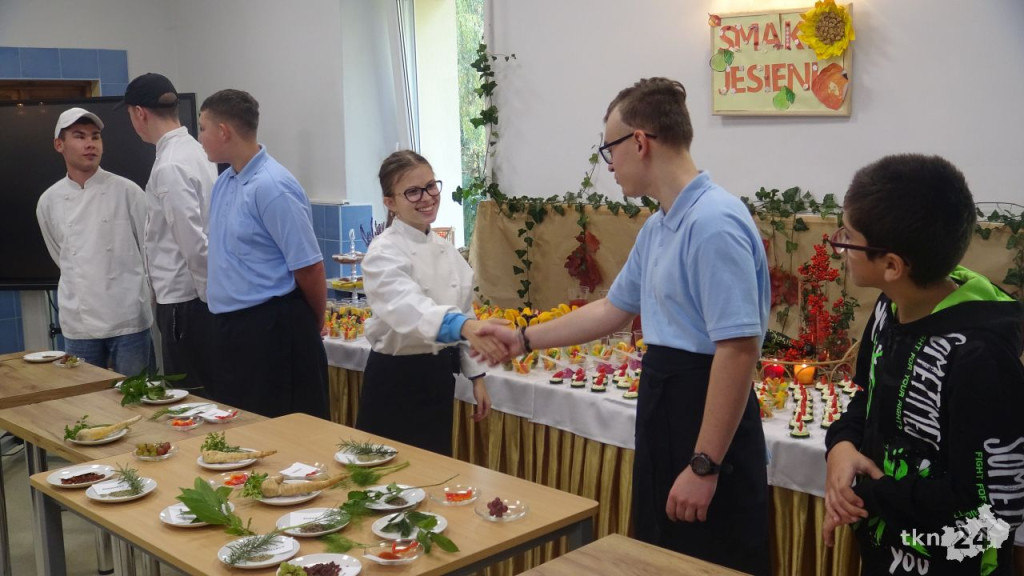 Jesienne menu w wykonaniu uczniów szkoły w Baryczy [wideo, zdjęcia]