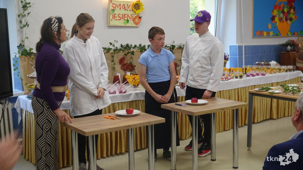 Jesienne menu w wykonaniu uczniów szkoły w Baryczy [wideo, zdjęcia]