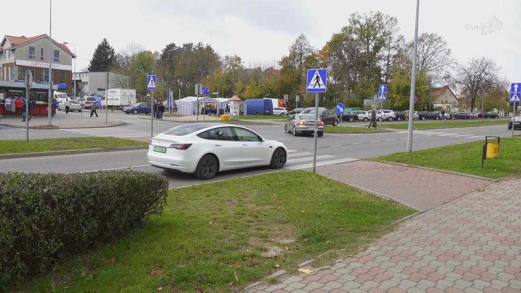 Na Wojska Polskiego w Końskich powstaną dwa bezpieczne przejścia dla pieszych [wideo, zdjęci]