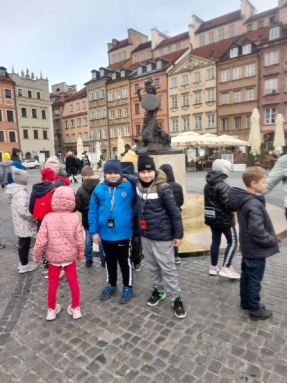 Podstawówka z Wilczkowic zwiedza kraj z programem 