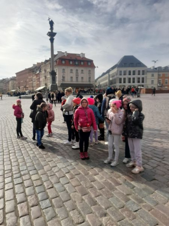 Podstawówka z Wilczkowic zwiedza kraj z programem 