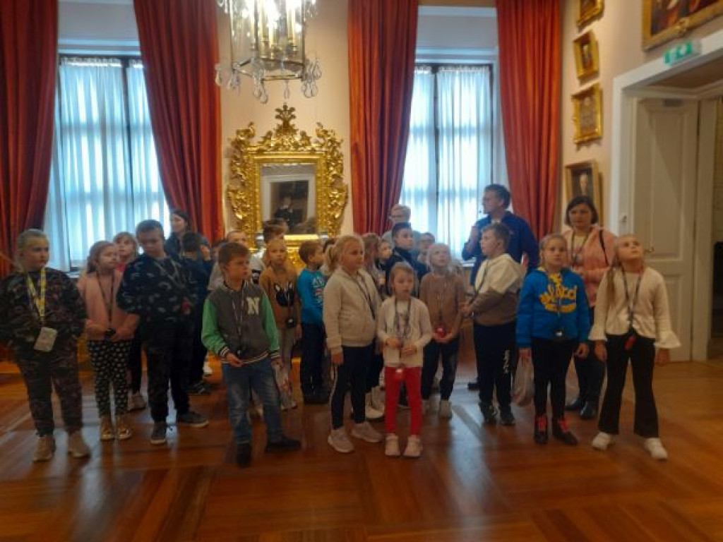 Podstawówka z Wilczkowic zwiedza kraj z programem 