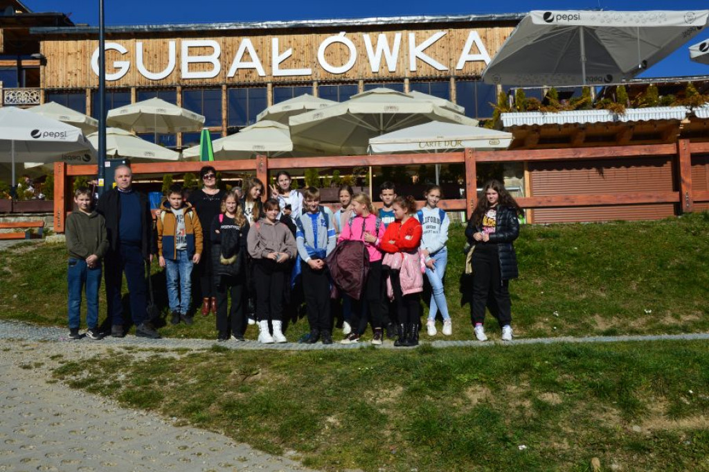 Podstawówka z Wilczkowic zwiedza kraj z programem 