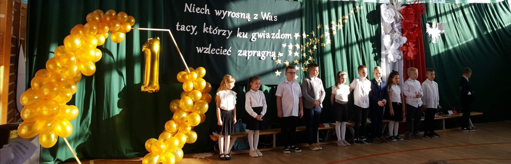 Pierwszoklasiści uroczyście ślubowali w Pomykowie [zdjęcia]