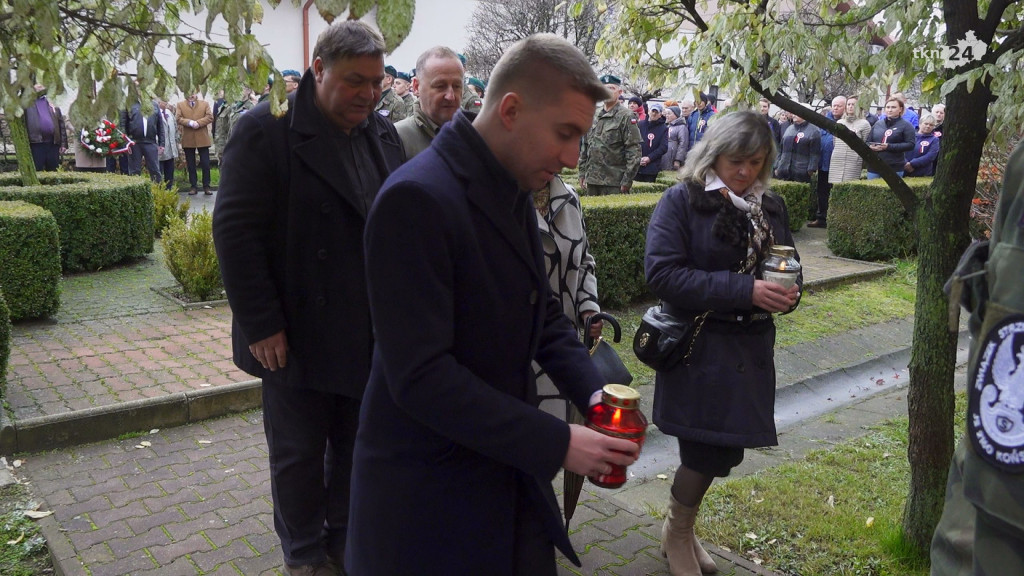Władze powiatu koneckiego dla Niepodległej. Wystawa upamiętnia koneckich więźniów [wideo, zdjęcia]