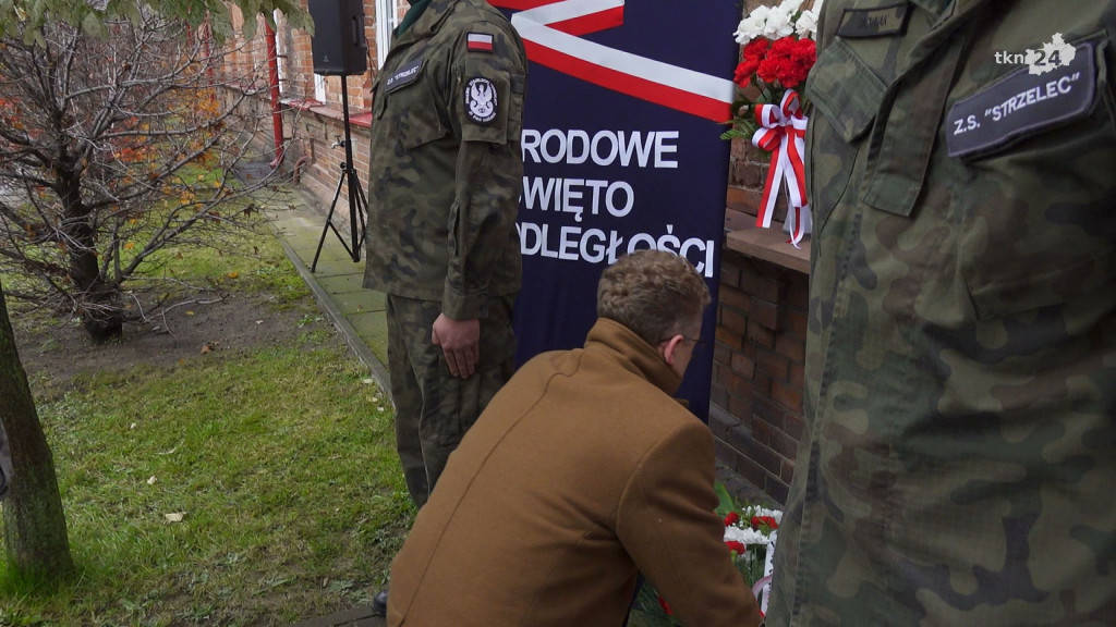 Władze powiatu koneckiego dla Niepodległej. Wystawa upamiętnia koneckich więźniów [wideo, zdjęcia]