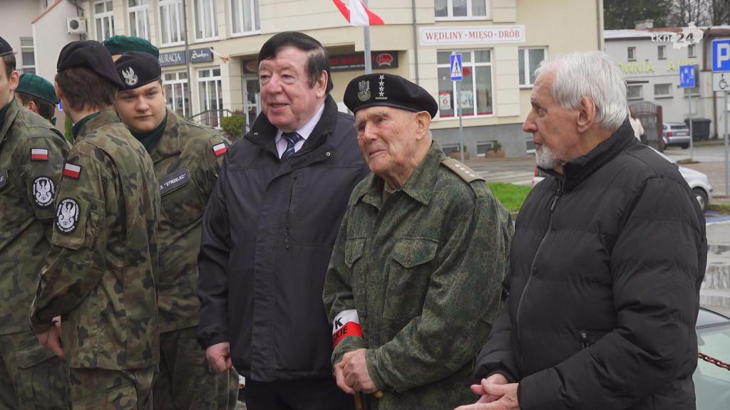 Władze powiatu koneckiego dla Niepodległej. Wystawa upamiętnia koneckich więźniów [wideo, zdjęcia]