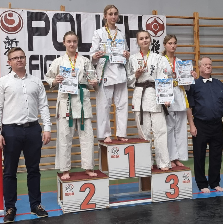 Znakomite wyniki koneckich karateków w Kole [zdjęcia]