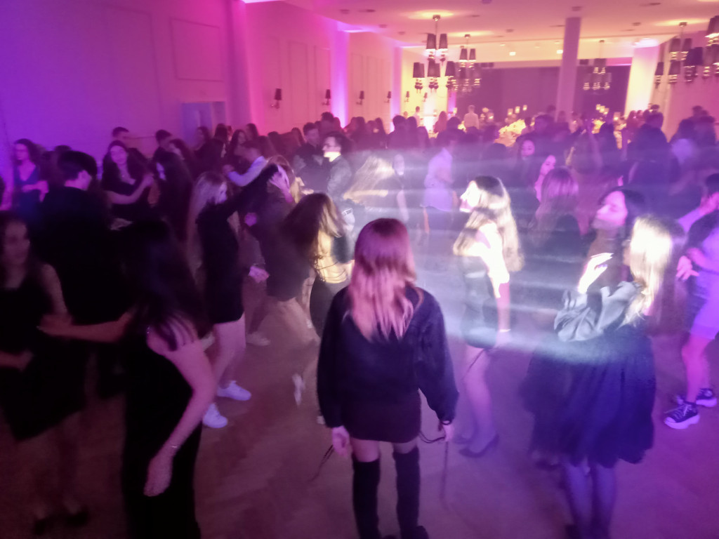 Bez alkoholu. Kolejna edycja specjalnego balu dla młodzieży w Końskich [fotorelacja]