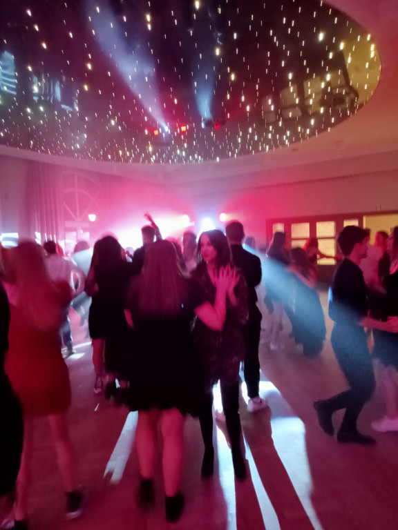 Bez alkoholu. Kolejna edycja specjalnego balu dla młodzieży w Końskich [fotorelacja]