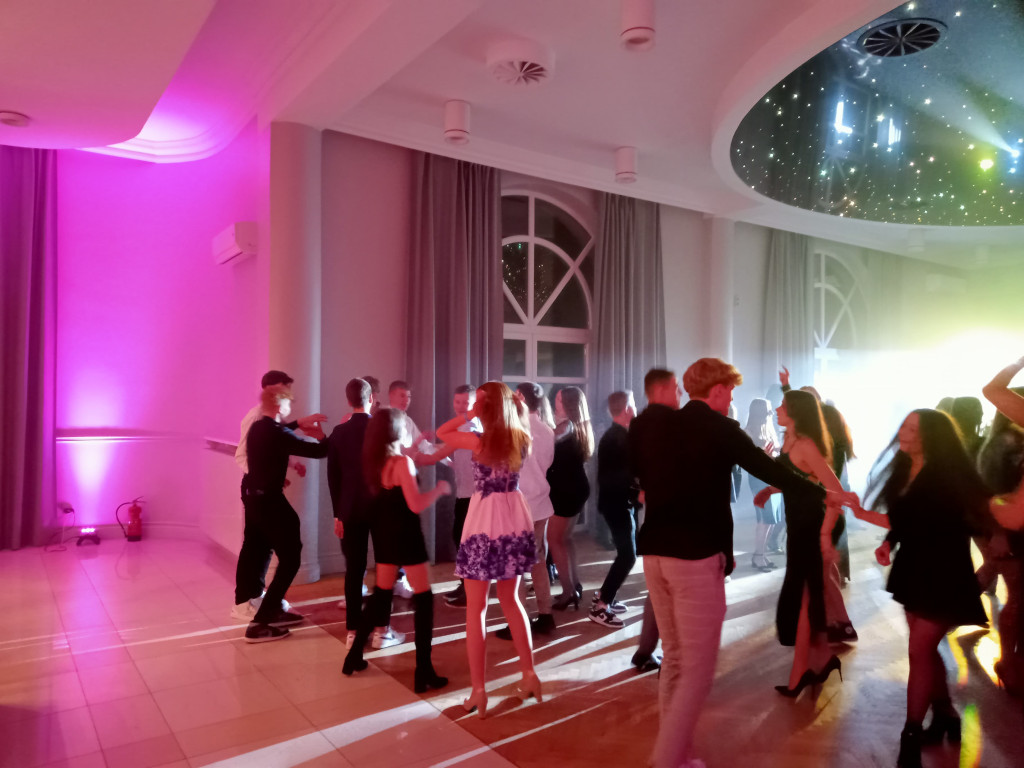 Bez alkoholu. Kolejna edycja specjalnego balu dla młodzieży w Końskich [fotorelacja]