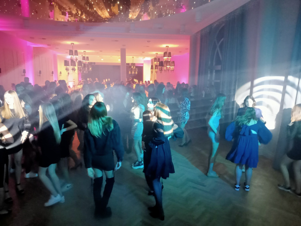 Bez alkoholu. Kolejna edycja specjalnego balu dla młodzieży w Końskich [fotorelacja]