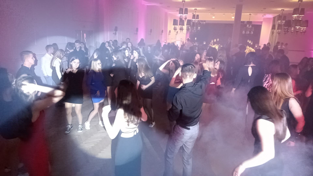 Bez alkoholu. Kolejna edycja specjalnego balu dla młodzieży w Końskich [fotorelacja]