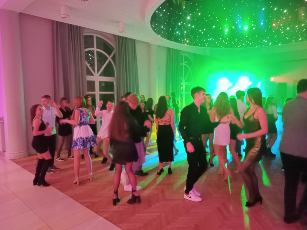 Bez alkoholu. Kolejna edycja specjalnego balu dla młodzieży w Końskich [fotorelacja]