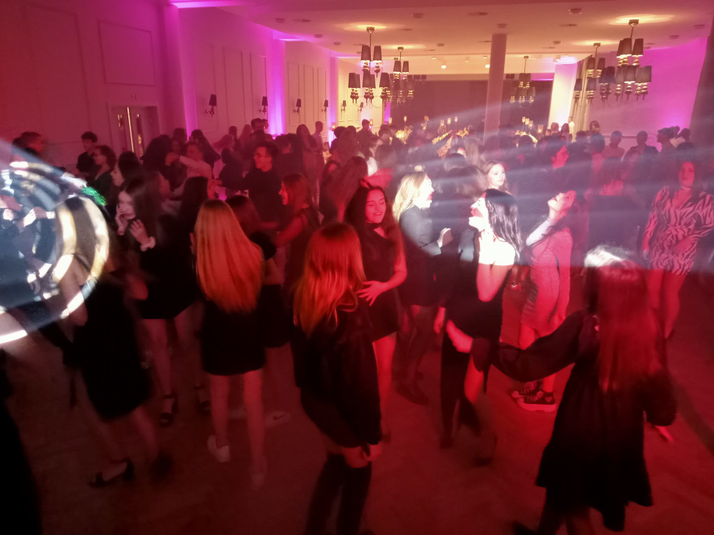 Bez alkoholu. Kolejna edycja specjalnego balu dla młodzieży w Końskich [fotorelacja]
