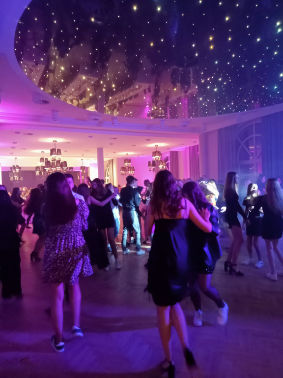 Bez alkoholu. Kolejna edycja specjalnego balu dla młodzieży w Końskich [fotorelacja]