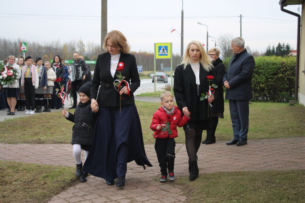 Smyków: Ze śpiewem na ustach uczcili Niepodległą [zdjęcia]