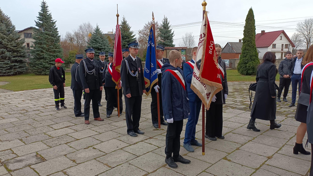 Smyków: Ze śpiewem na ustach uczcili Niepodległą [zdjęcia]