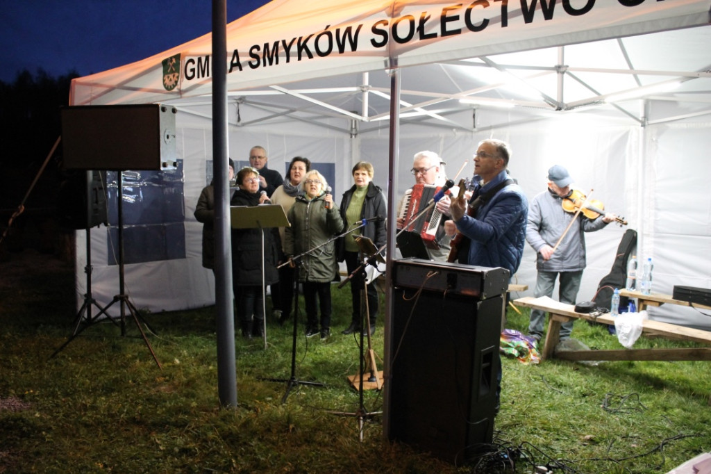 Smyków: Ze śpiewem na ustach uczcili Niepodległą [zdjęcia]