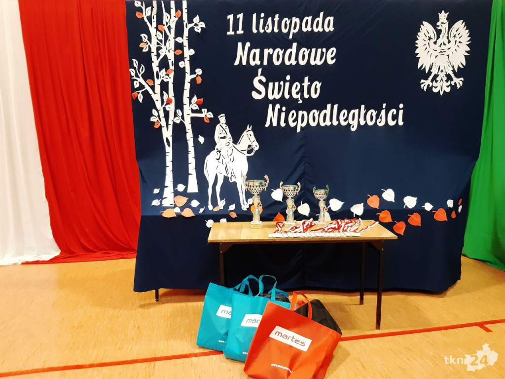 Zagrali w tenisa dla Niepodległej! [wideo, zdjęcia]