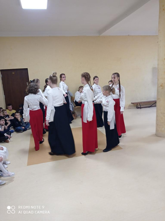 Pieśniami i polonezem uczcili Święto Niepodległości [zdjęcia]