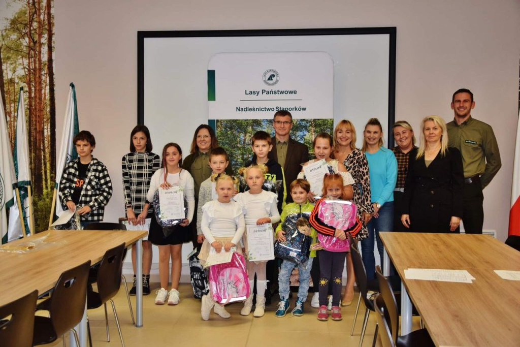 Dzieci z Miedzierzy nagrodzono w konkursie plastycznym [zdjęcia]