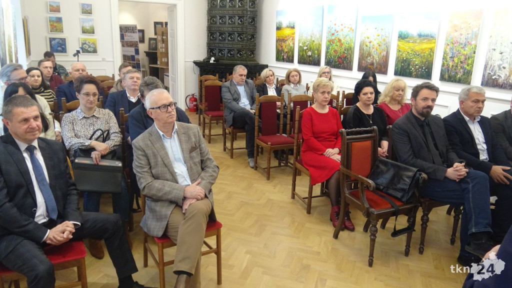 Cyfrowa Gmina. Koneckie szkoły i jednostki z nowym sprzętem [wideo, zdjęcia]