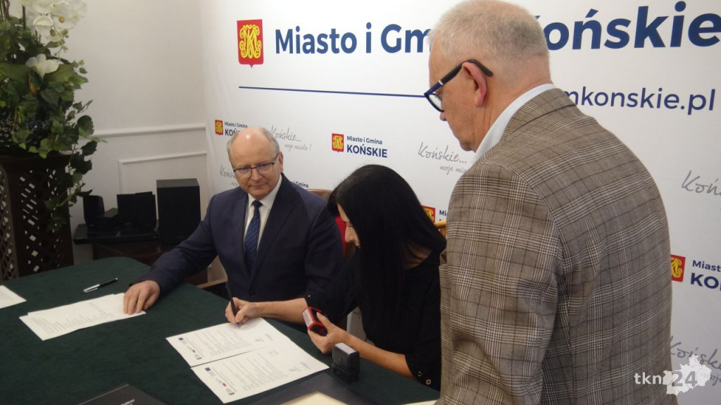 Cyfrowa Gmina. Koneckie szkoły i jednostki z nowym sprzętem [wideo, zdjęcia]