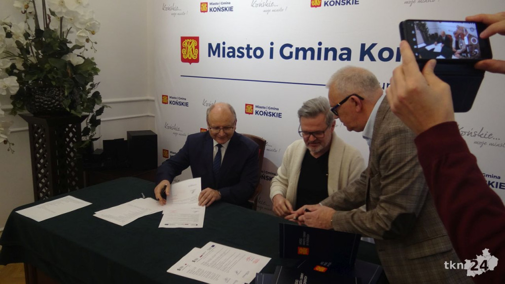 Cyfrowa Gmina. Koneckie szkoły i jednostki z nowym sprzętem [wideo, zdjęcia]