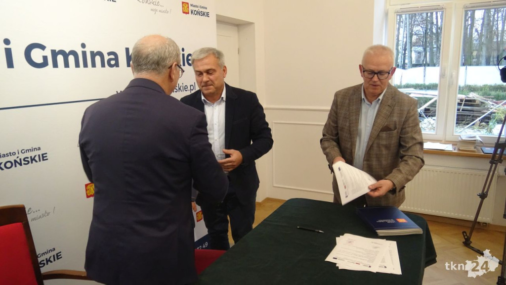 Cyfrowa Gmina. Koneckie szkoły i jednostki z nowym sprzętem [wideo, zdjęcia]